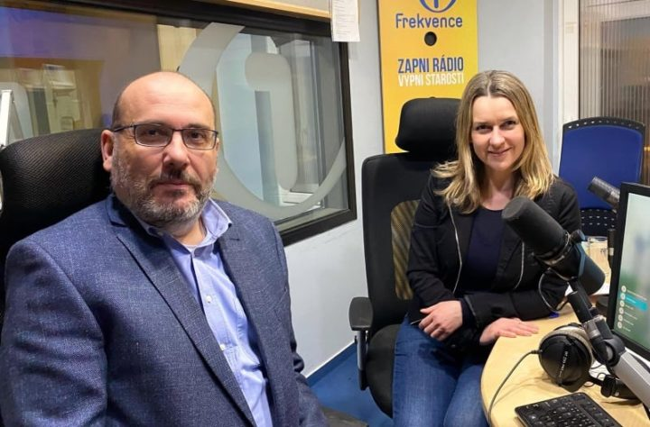 Obrázek epizody Miroslav Bobek: I kdyby nám vláda dovolila otevřít, indonéskou džungli bychom nechali zavřenou. Nechceme virus přenést na primáty