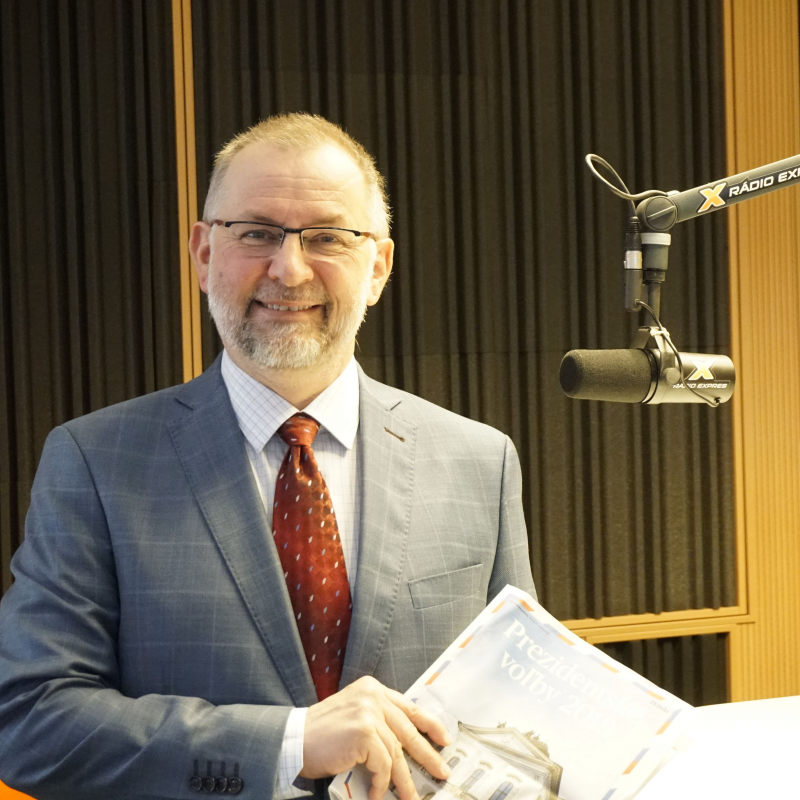 Obrázek epizody Ladislav Miko - Antisystémoví kandidáti v predvolebnej kampani o EÚ zavádzali(Braňo Závodský Naživo)