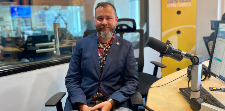 Obrázek epizody Jan Haruda: Praha se učí regulovat masovou turistiku, jde jí to ale pomalu