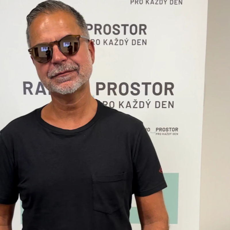 Obrázek epizody Stylista Martin Gruntorád: Módní styl prezidentského páru je osvěžující, ale proti světovým státníkům je to pořád dost málo