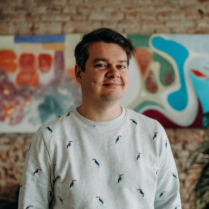 Obrázek epizody Songwriter Jenda Vávra: S umělou inteligencí se musíme naučit žít. Ale jenom lidská srdce se dokáží dotknout lidských srdcí