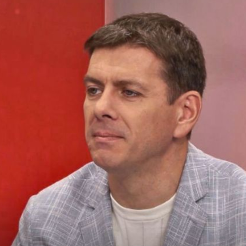 Obrázek epizody Kuloáry | Jan Skopeček (ODS): Přijde mi legrační, že nás Piráti mají za kmotry až teď | 25. 9. 2024