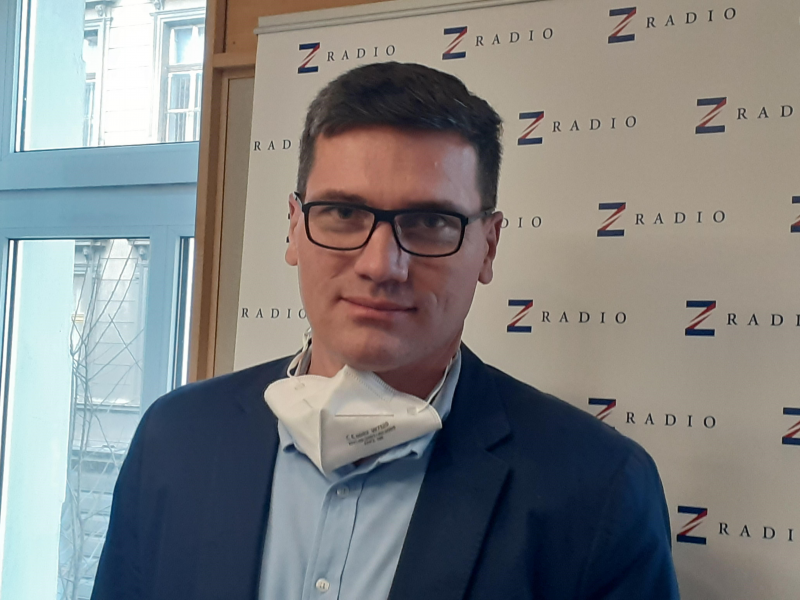 Obrázek epizody Těhotné ženy nejsou riziková skupina, ale před covidem by se měly chránit, říká Petr Kolek