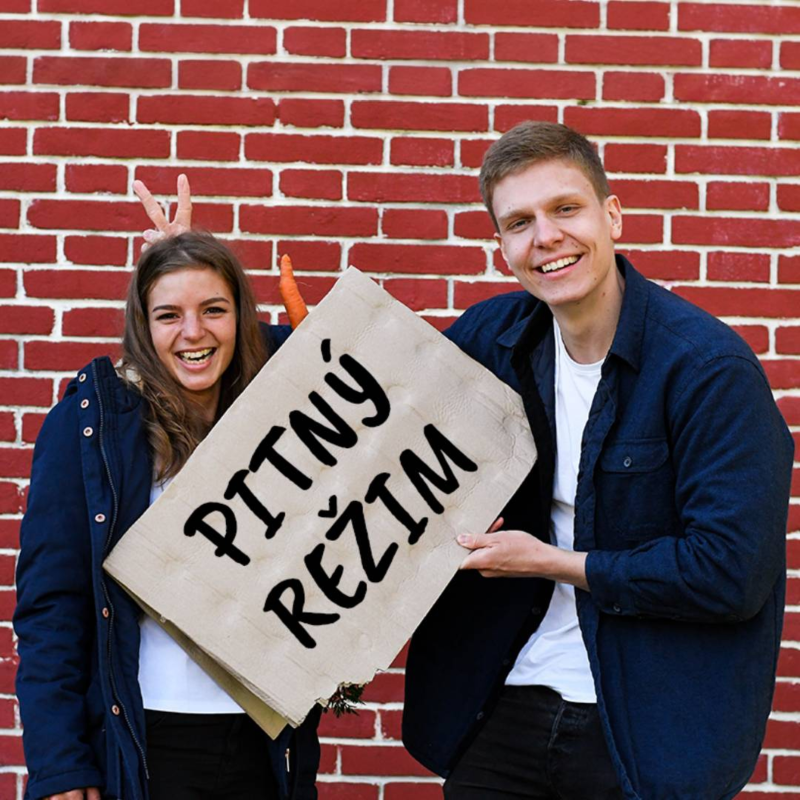 Obrázek epizody #28 PITNÝ REŽIM - Kolik, co a kdy vlastně pít?