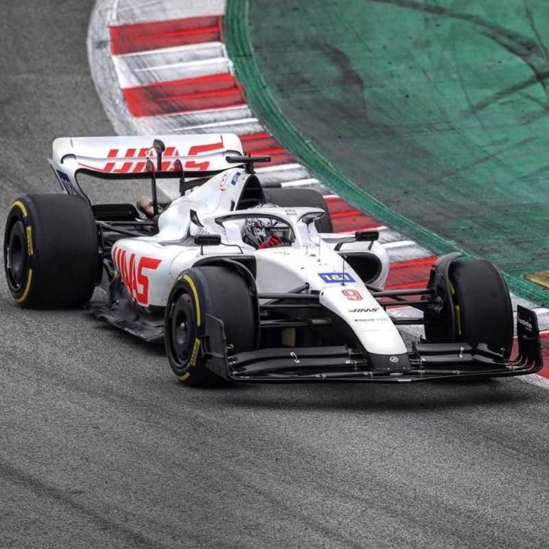 Obrázek epizody Koniec Mazepinovcov v F1? McLaren a Ferrari tajnými víťazmi testov | EisKing NEWS