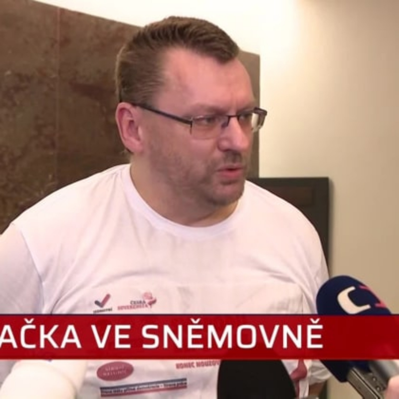 Obrázek epizody Poslanec Lubomír Volný vysvětluje své stanovisko