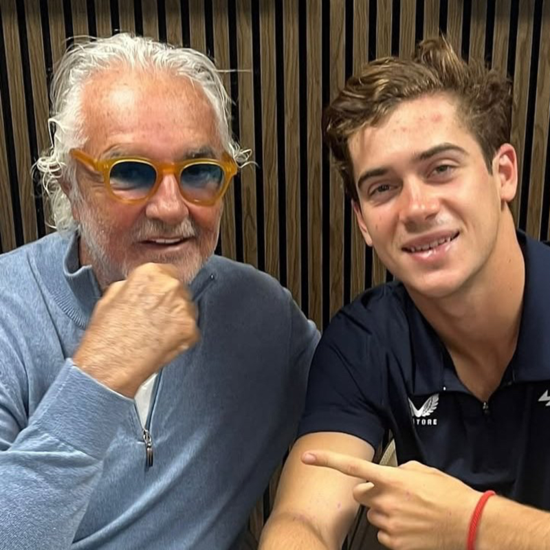 Obrázek epizody Colapinto nahradí Doohana! Kontroverzný Flavio Briatore opäť úraduje | EisKing ŠPECIÁL