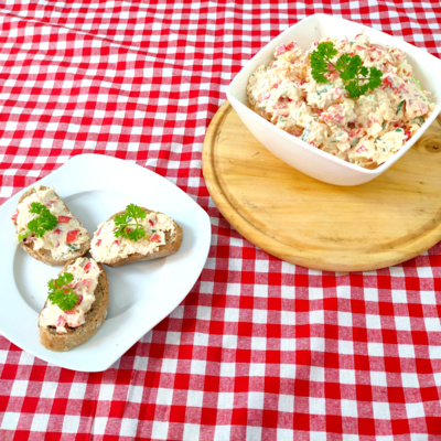 Obrázek epizody Paprikovo sýrová pomazánka - ta chuť vás dostane do kolen