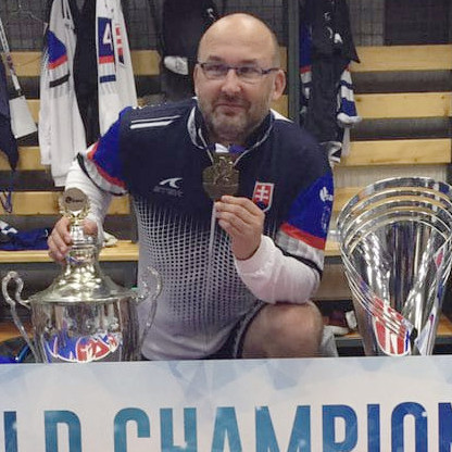 Obrázek epizody Tréner hokejbalistov: Demitra hral naplno aj s nami, po zápase chodil spať