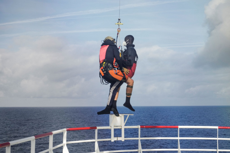 Obrázek epizody Migrační pakt může posílit solidaritu v EU, ale také přehazuje problémy na třetí země