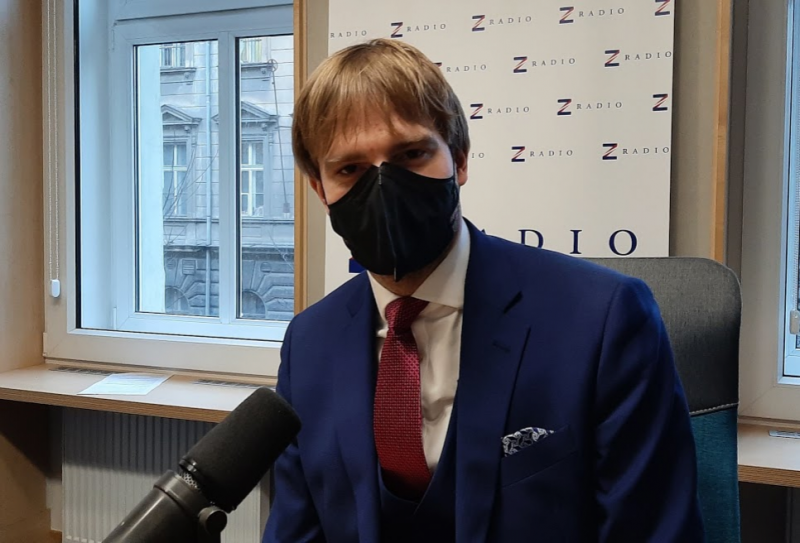 Na výrobce vakcíny by měl být vytvořen maximální tlak, aby dodržovali své závazky, říká bývalý ministr zdravotnictví Adam Vojtěch /ANO/