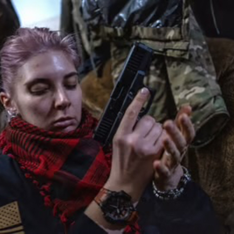 Obrázek epizody Pánské spodky a lodičky. Jak se daří ukrajinským ženám v armádě?