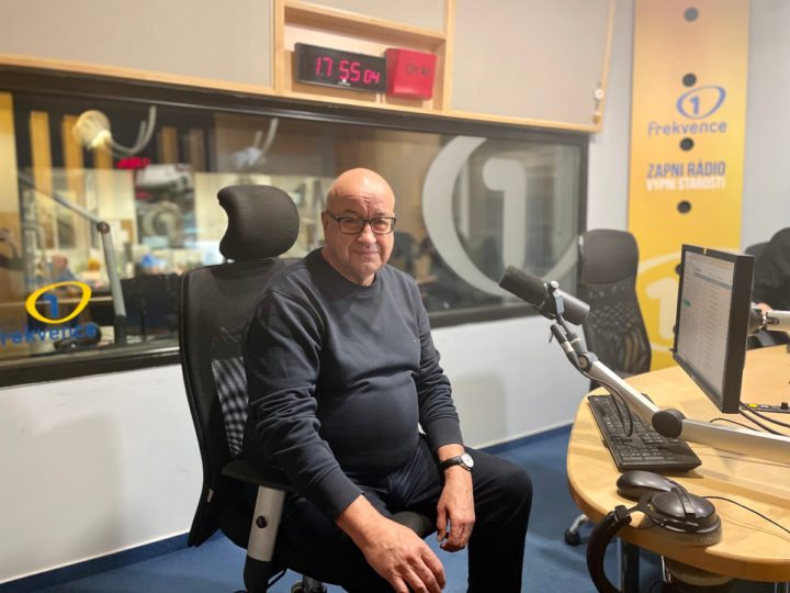 Obrázek epizody Konec Othella na českých scénách! Nesmí ho hrát bílí herci, řekl v Press klubu Vladimír Procházka