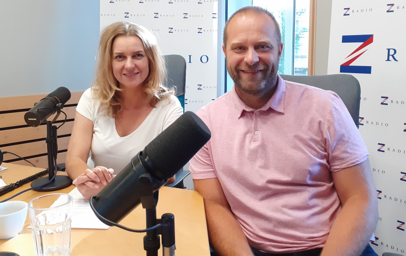 Obrázek epizody Milan Studnička: Rodiče si tu zátěž na začátku školního roku vyvolávají sami. Nechte to na dětech, aby byly iniciativní ve všem, co potřebují