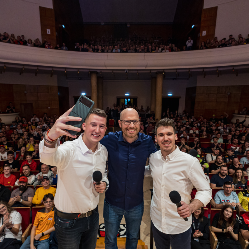 Obrázek epizody Unikátny debriefing VC Austrálie s fanúšikmi v Košiciach | EisKing TOUR