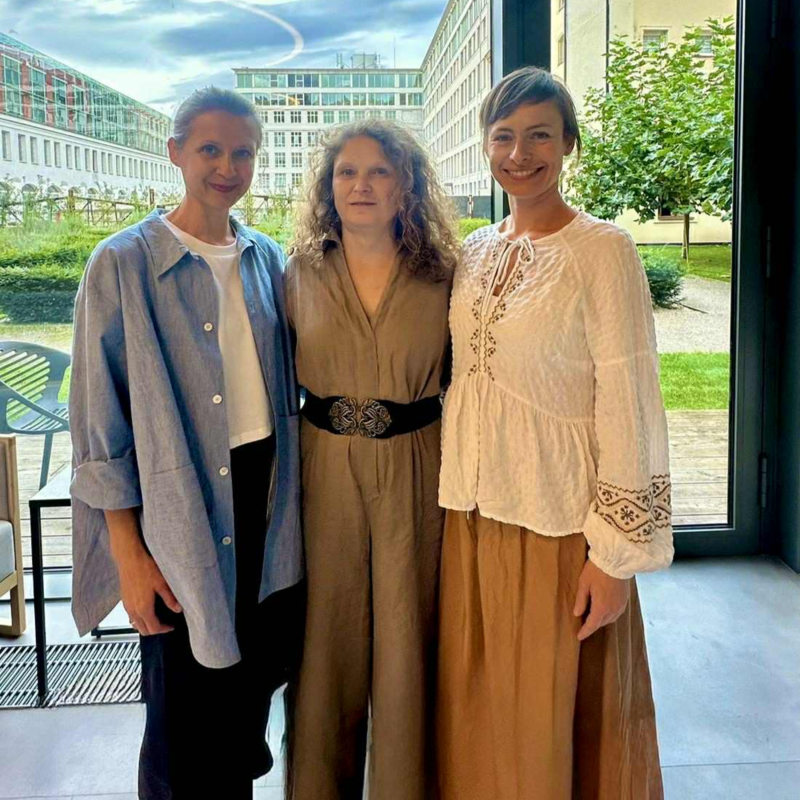 Obrázek epizody Jóga při spinálním poškození s Lenkou Honzátkovou