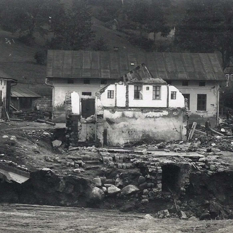 Obrázek epizody V protržené přehradě zahynuly během půl hodiny desítky lidí