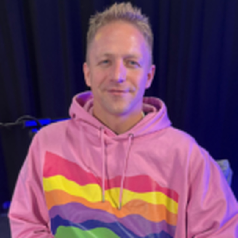 Obrázek epizody Tomáš Klus: Za roli ve filmu Milion jsem velmi šťastný. Je to úplně něco jiného, než jsem zvyklý