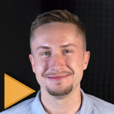 Obrázek epizody Petr Garaj: Spousta pilotů přišla jako já o práci, řídí kamiony nebo rozváží jídlo. Já šel k policii