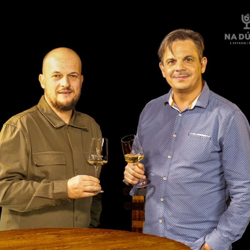 Obrázek epizody 24 - Daniel Dangl: S otcom sme sa raz pokúsili urobiť víno, ale museli sme ho dať smetiarom