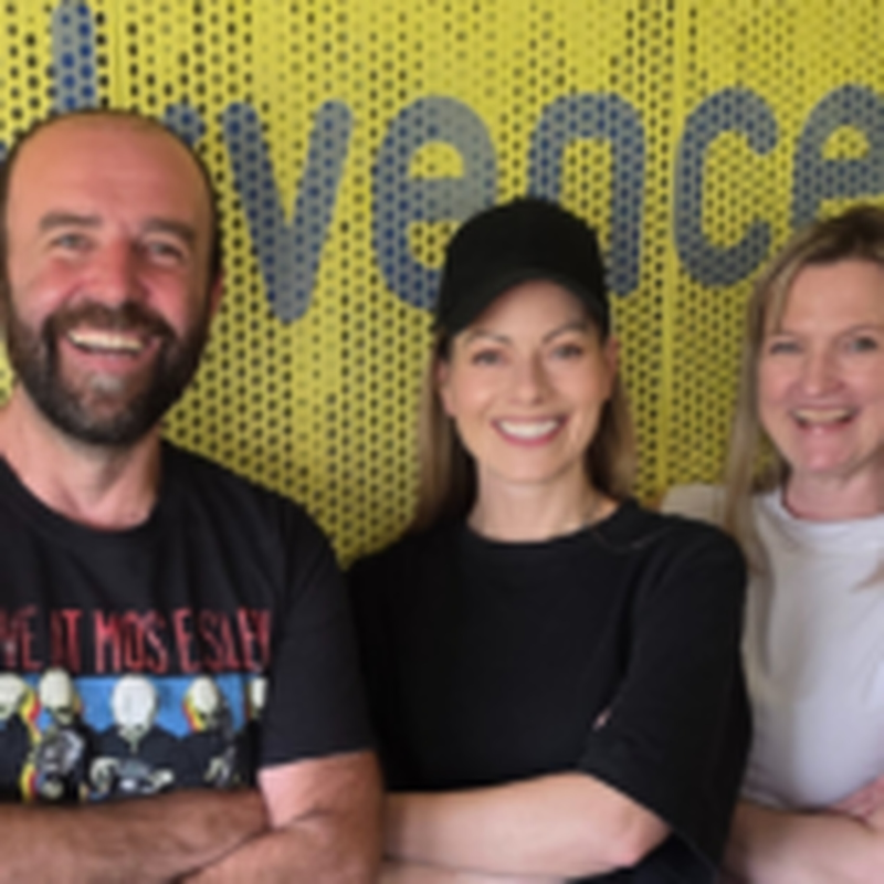 Obrázek epizody Hanka Holišová: Představení na Letní scéně Musea Kampa jsou tak hezká, že je diváci klidně mohou vidět opakovaně