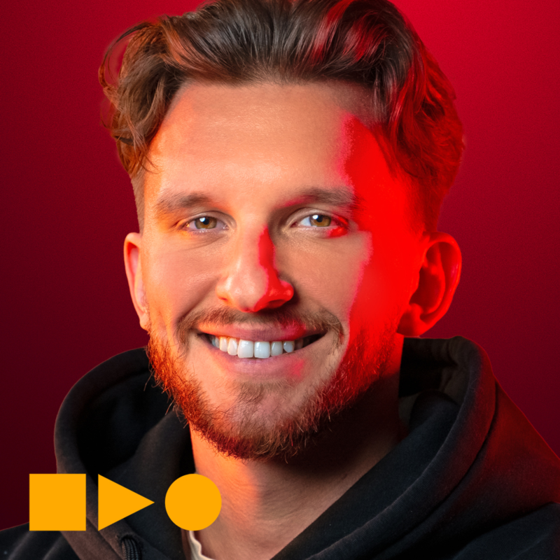 Obrázek epizody Lišák: Gunpoint se střelil do vlastní nohy. Tajemství chlapecké kapely s Bachelorem