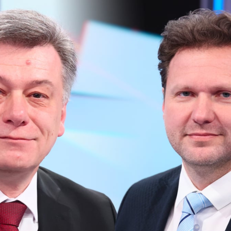 Obrázek epizody Každým škrtem vždy někoho naštveme, uznal ministr Blažek. Vondráček mluvil o diskriminaci