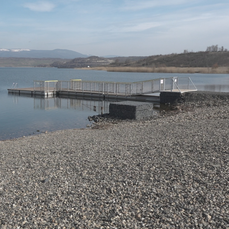 Obrázek epizody Jezero Most se připravuje na svoji první sezonu.