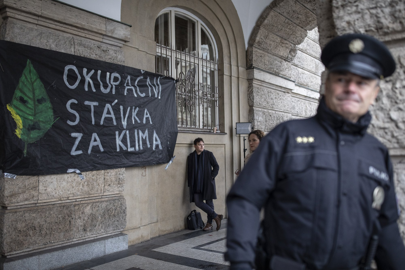 Obrázek epizody Máme pocit, že je nezajímáme, říká mladé voličstvo o politických stranách