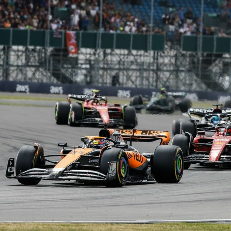 Obrázek epizody InstaPokec ze Silverstonu: Proč se to za dominantním Verstappenem tak míchá?