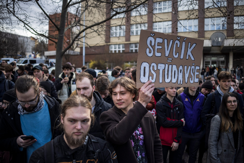 Obrázek epizody Trump před soudem, tchajwanská prezidentka v USA, budoucnost Ševčíkovy fakulty