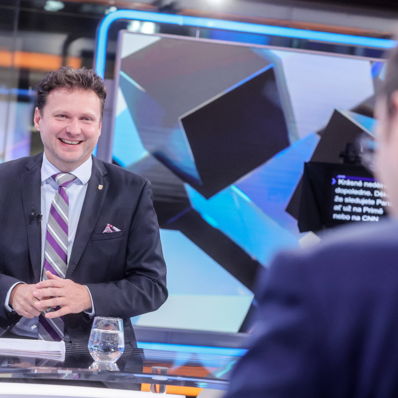 Obrázek epizody Vondráček: Je čas mluvit o příměří. Až dostanou Rusové na budku, ustoupí, oponoval Lipavský