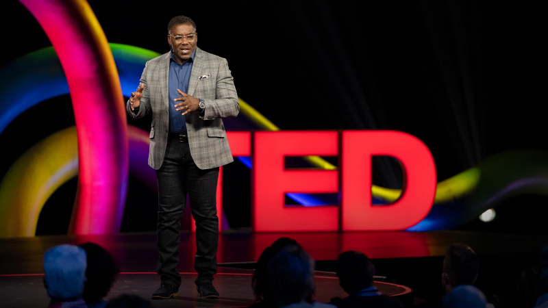 Obrázek epizody 3 ways to lower the barriers to higher education | Adrian K. Haugabrook