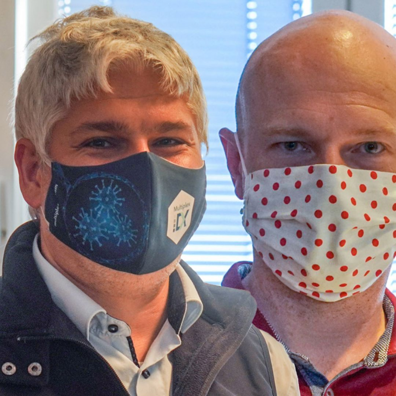 Obrázek epizody Podľa vedcov by na nové mutácie vírusu mohla zabrať ďalšia dávka vakcíny