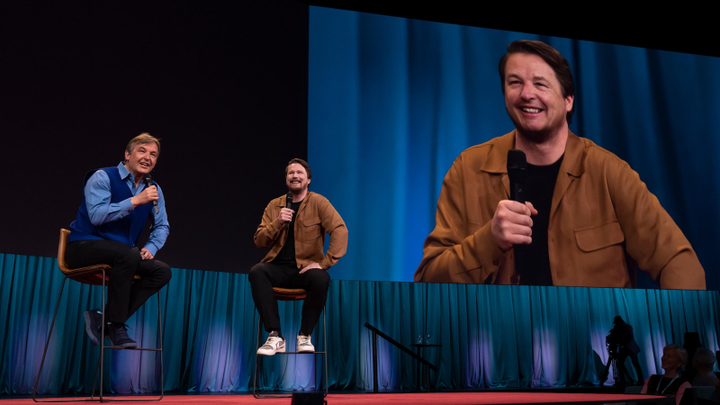 Obrázek epizody The incredible creativity of deepfakes — and the worrying future of AI | Tom Graham