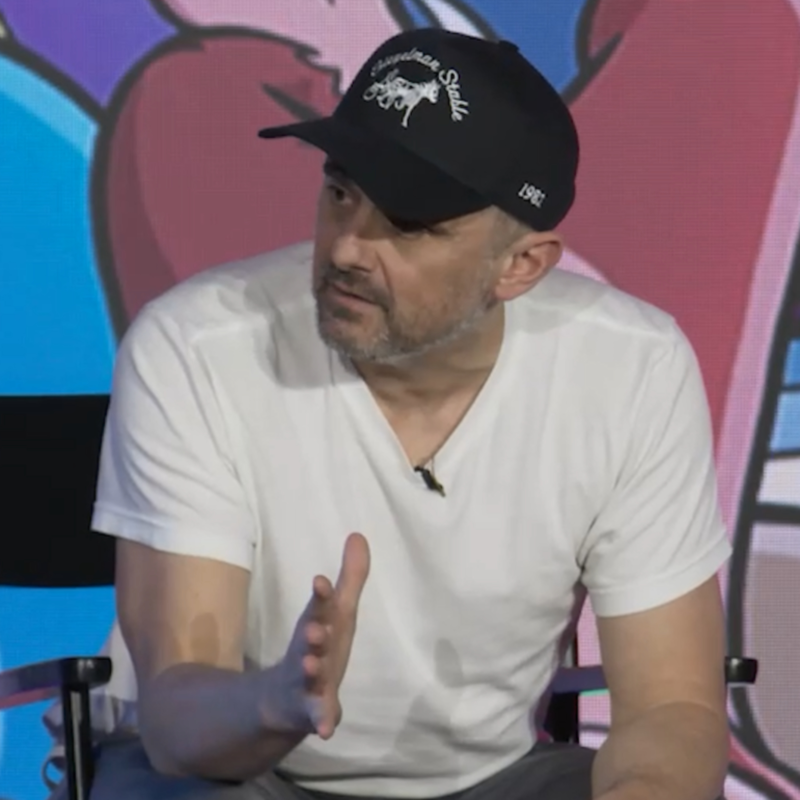 Obrázek epizody GaryVee x Andrew Corlde: Building a Personal Brand to Thrive in the AI Era | PART 2