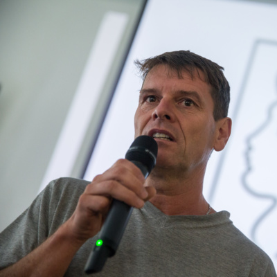 Obrázek epizody Milan Pilař, zakladatel Letní žurnalistické školy Karla Havlíčka Borovského | Podcasty Kraje Vysočina