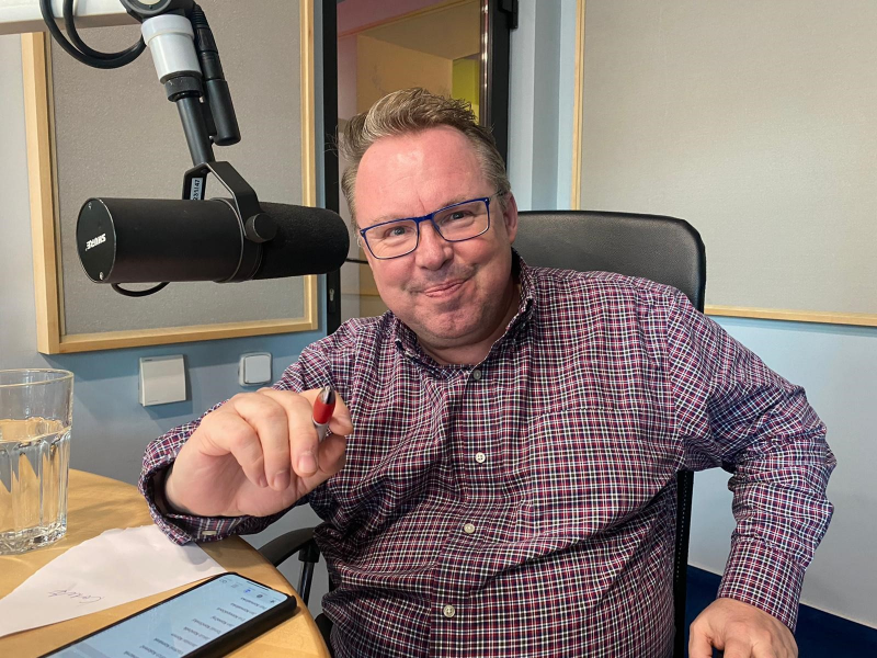 Obrázek epizody Martin Kovář: Jméno Lilibeth Diana? Pokus Harryho a Meghan nedokončit odstřihnutí, alespoň emocionálně