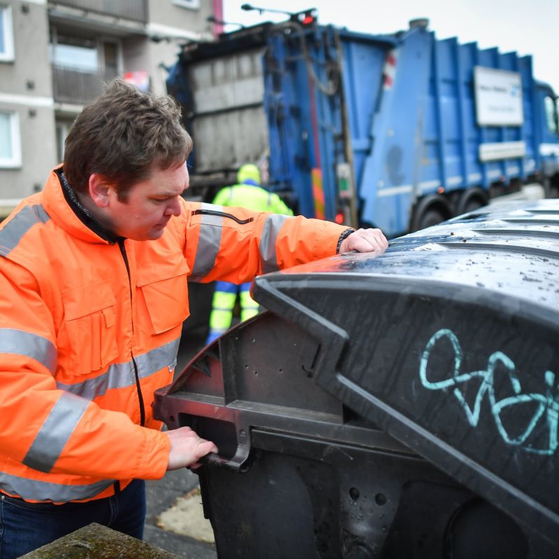 Obrázek epizody Podcast i-n 135 s Jakubem Menclem zejména o placení za odpady
