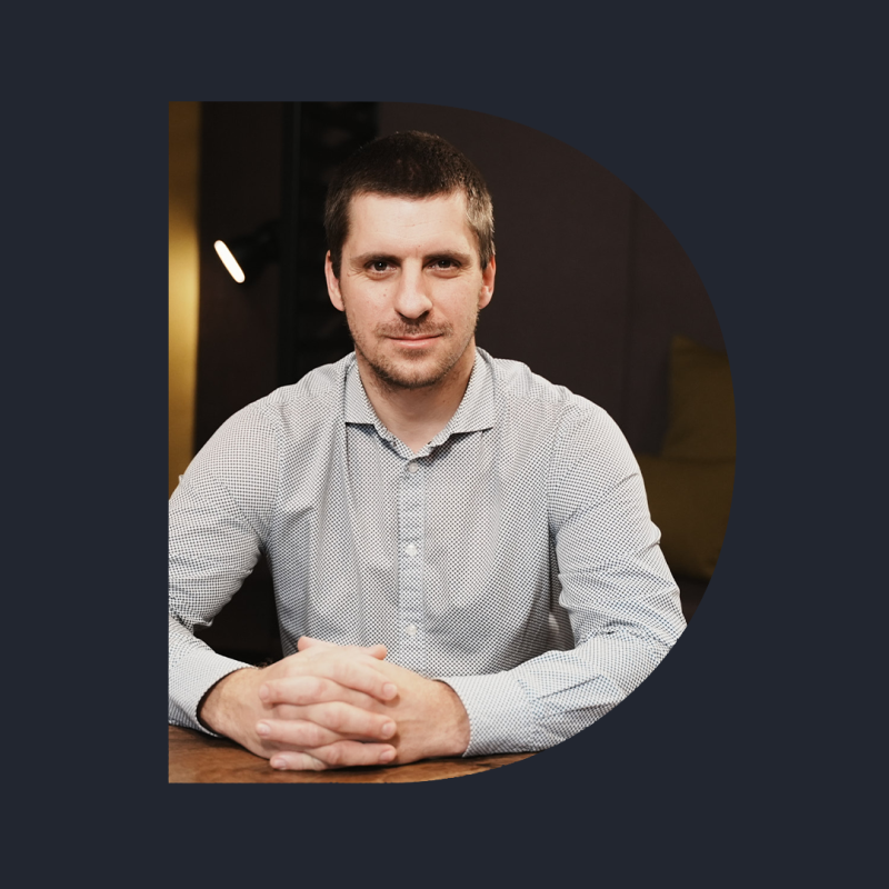 Obrázek epizody 🎤 Jan Tichý: „U každého existujícího frameworku nám vždy něco chybělo, proto jsme si vytvořili vlastní.” | Digichef Podcast