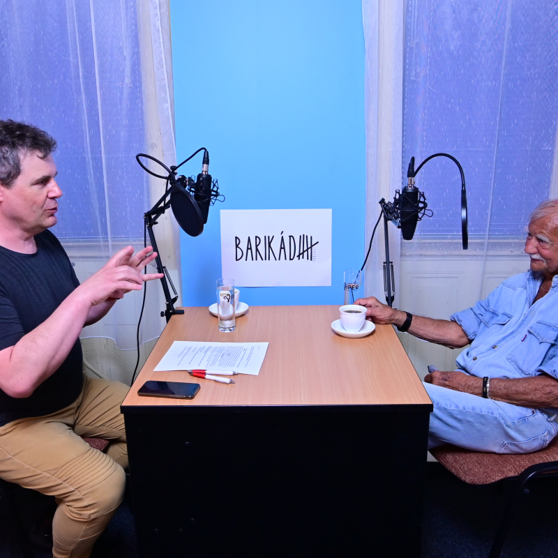 Obrázek epizody Přežil pád stíhačky a dnes je úspěšným kreslířem a humoristou