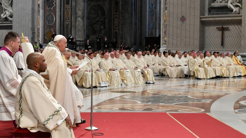 Obrázek epizody Papež: Pohleďme na ženy, abychom se dostali ze spirály nenávisti. Kdo je zraňují, znesvěcují Boha