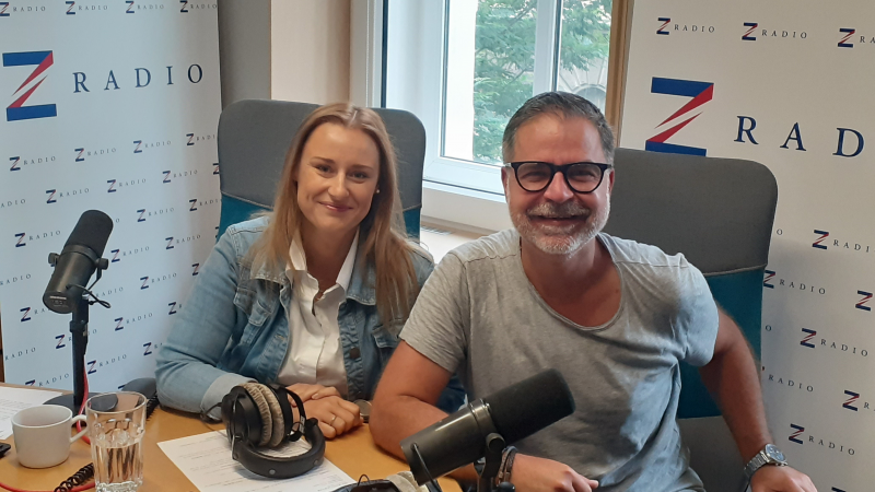 Obrázek epizody Stylista Martin Gruntorád: Móda nemusí být drahá. Dá se vybrat slušivá vhodná móda za velice dostupné peníze