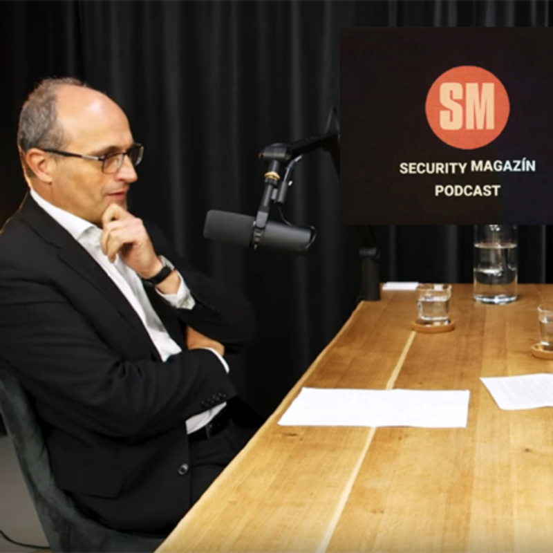 Obrázek epizody Polsko před volbami. Ani opozice nezpochybňuje potřebu investic do ozbrojených sil. Sázkou na Jižní Koreu chce Polsko modernizovat svůj obranný průmysl, říká Jan Sechter