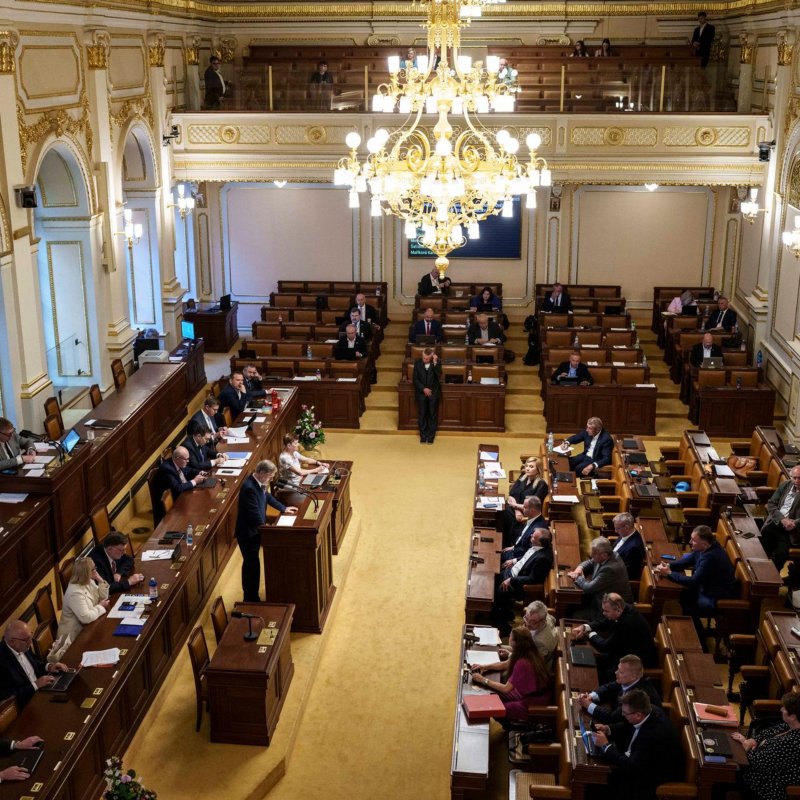 Obrázek epizody Pár Starostů asi při hlasování o vyslovení nedůvěry vládě opustí sál, ale kabinet kvůli tomu nepadne