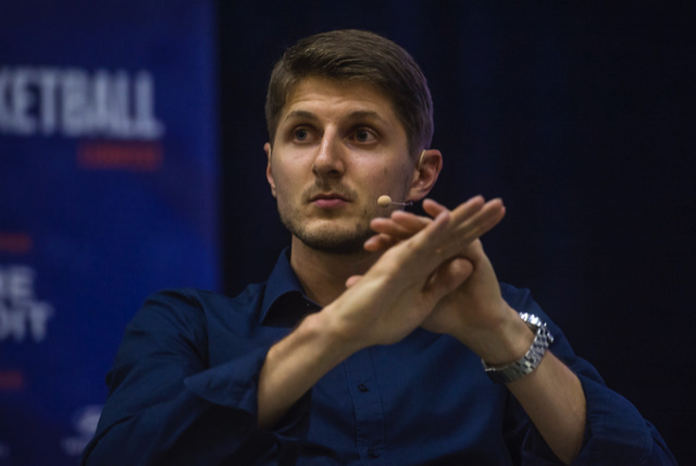 Obrázek epizody „Jsem sám se sebou úplně srovnaný,“ říká bývalý basketbalový reprezentant Jakub Kudláček