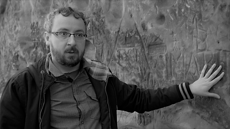 Obrázek epizody Dřív chodili před Vánoci strašit i Lucky, Ondřejové, Ambrožové a další. Proč tato strašidla vymizela, netušíme, místo nich se o Vánocích objevují městské legendy, říká etnolog Petr Janeček. Podle něj se už po Vánocích ničeho bát nemusíme