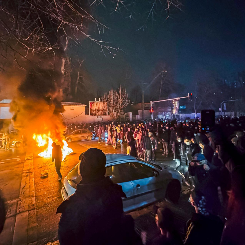 Obrázek epizody Potlačení protestů v Íránu neznamená, že je režim udržitelný. Spíš než převrat přijdou změny zevnitř