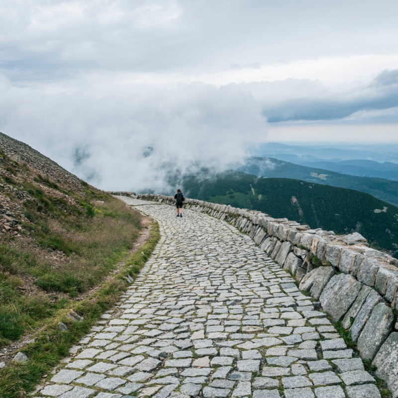 Obrázek epizody Dobýt vrchol, ale přijít o ženu. Když párové výpravy do hor končí alpským rozvodem