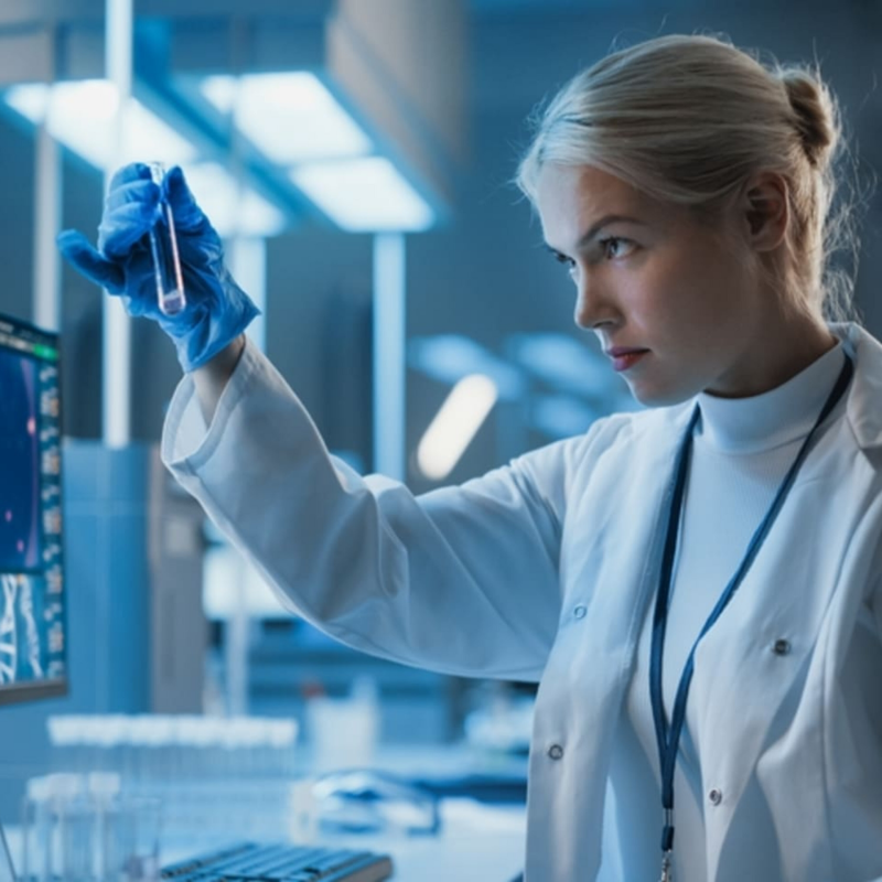 Obrázek epizody Lukrativní pandemie. Jak farmaceutické firmy vydělají na vakcíně proti koronaviru